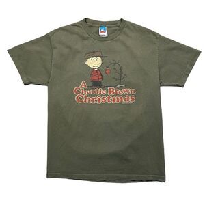 Vintage 00s Peanuts A Charlie Brown Christmas Graphic T-Shirt
